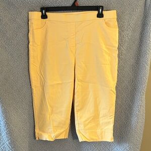 Alfred Dunner Women's Yellow Capris